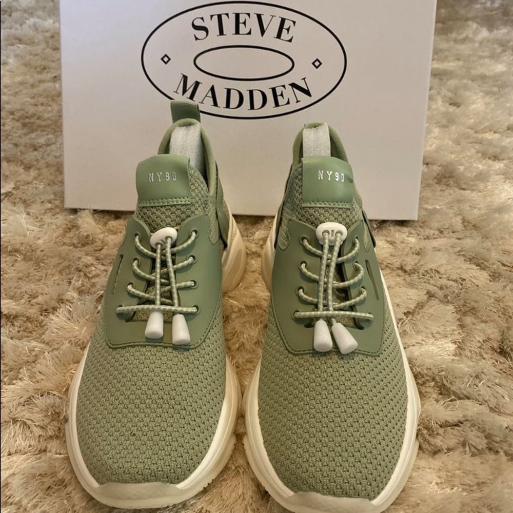 Steve Madden NY90 Myles mint tennis shoes.